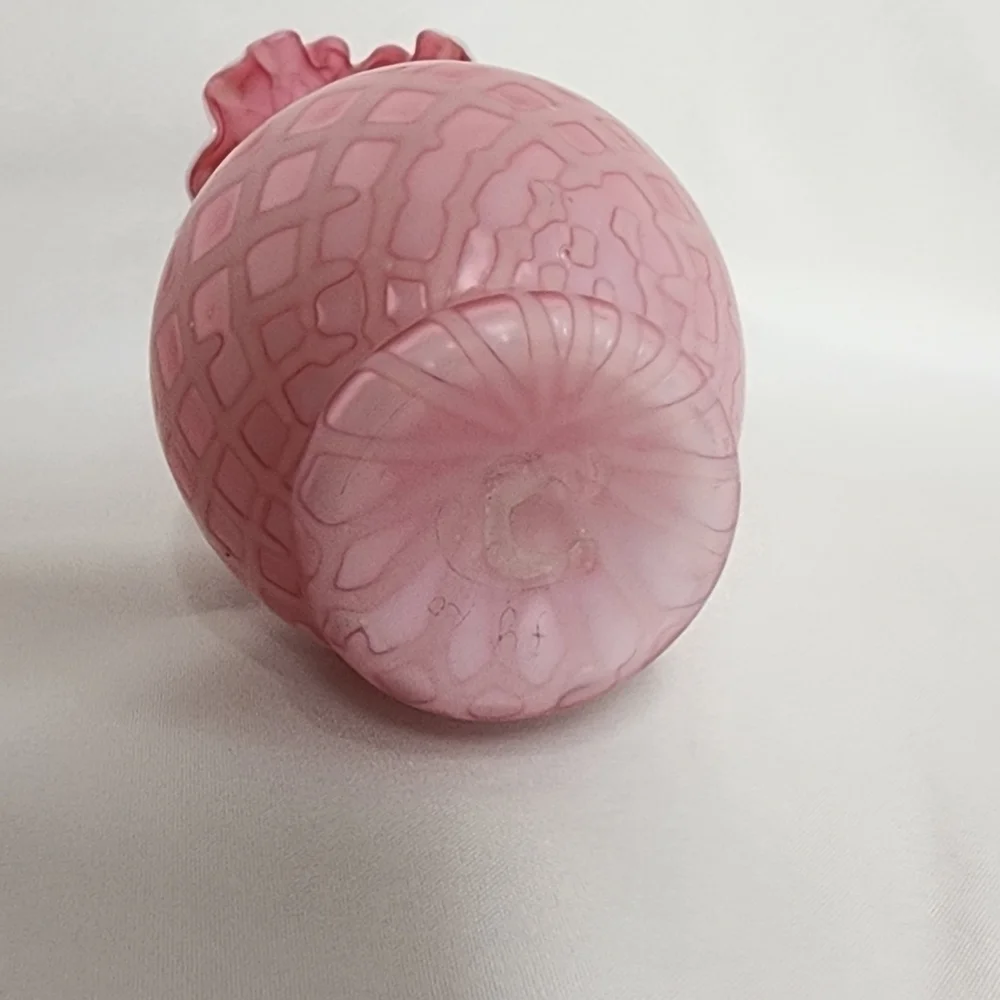 Antique MT. WASHINGTON CRANBERRY PEACH BLOW GLASS DIAMOND QUILTED 6.5
